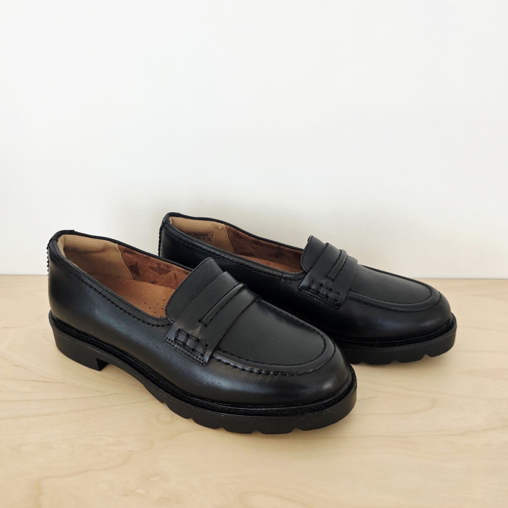 Cobb Hill by New Balance Black Janney Loafer Size 6